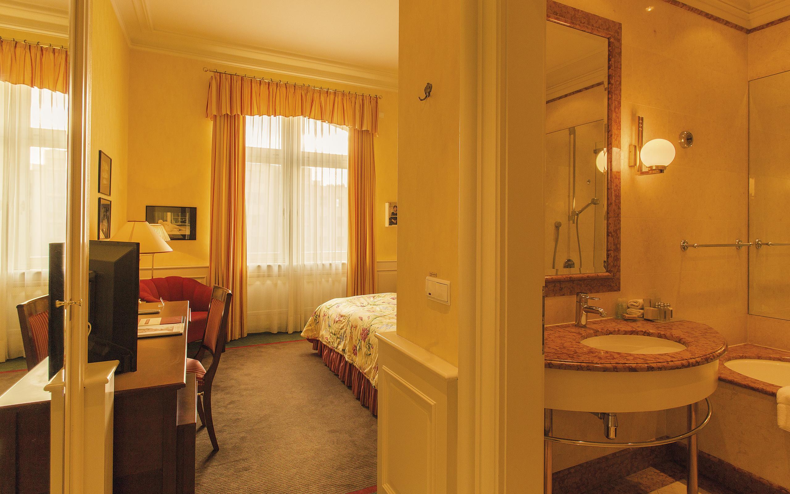Le Palais Art Hotel Praga Exterior foto A room at the Hotel Sacher