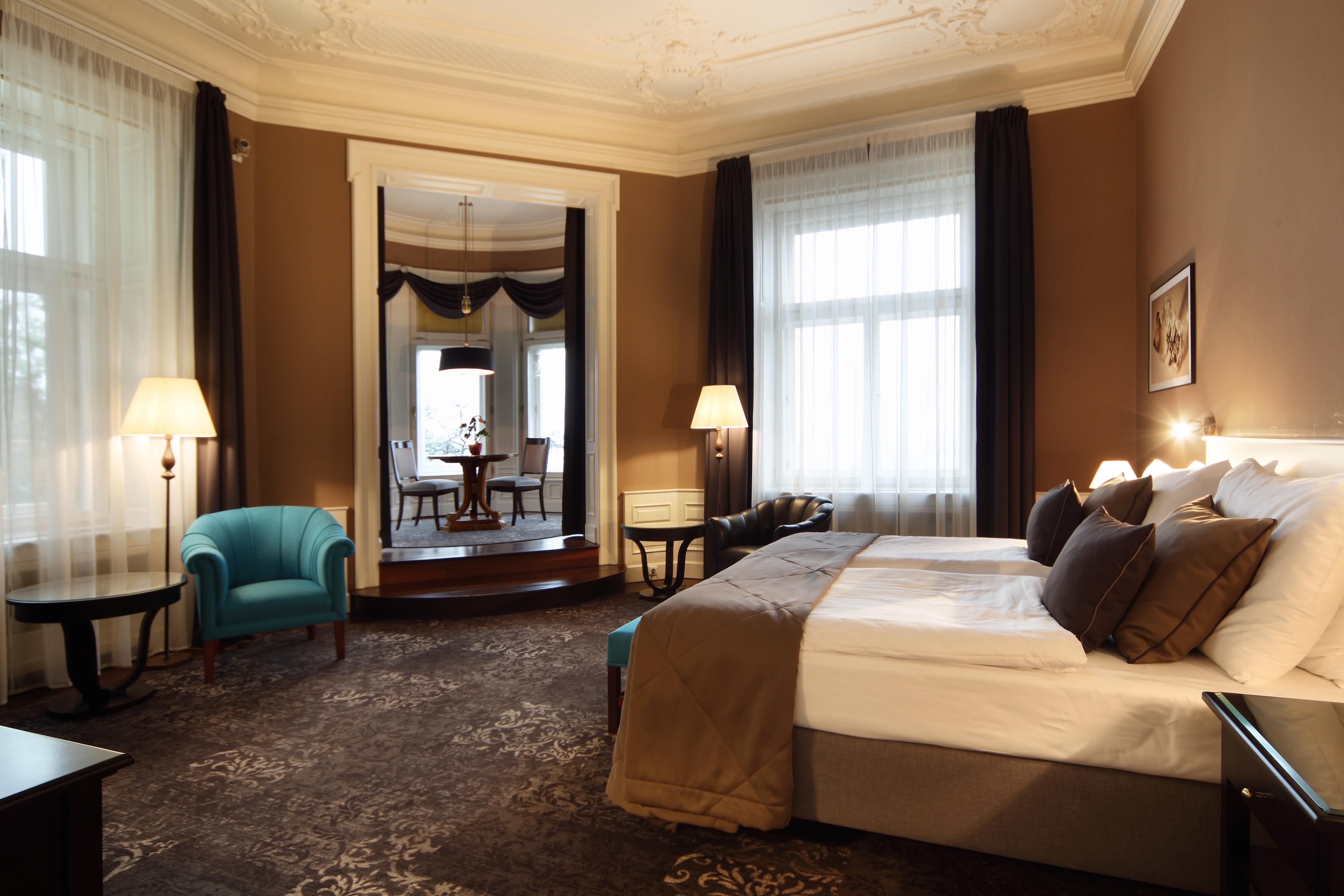 Le Palais Art Hotel Praga Exterior foto A suite at the Hotel Axelmannstein