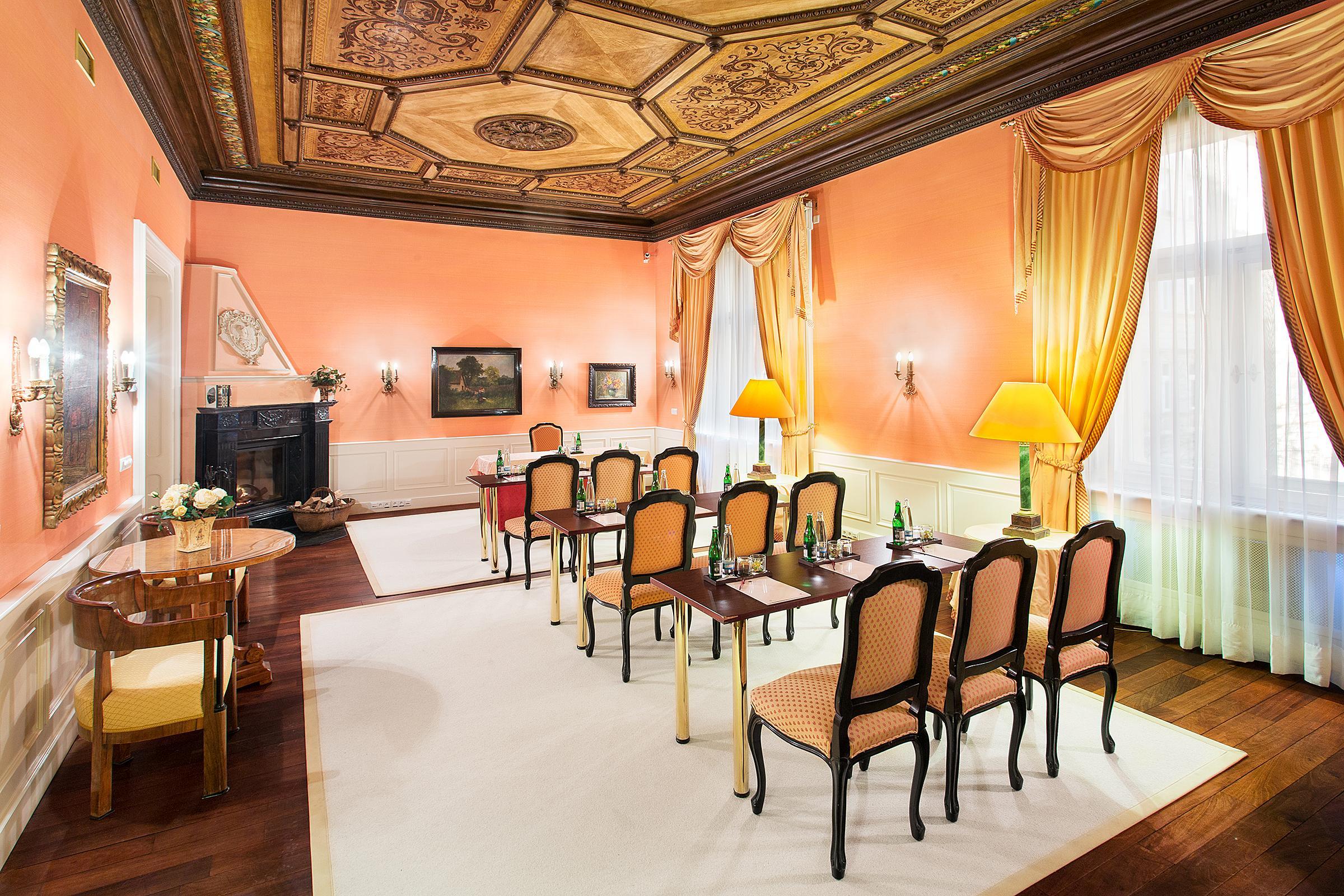 Le Palais Art Hotel Praga Exterior foto The interior of the hotel