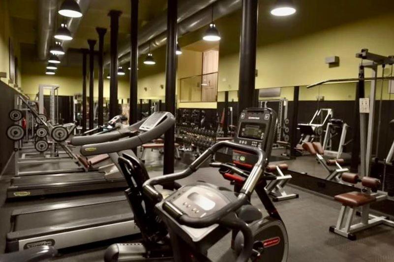 Le Palais Art Hotel Praga Exterior foto The gym at the hotel